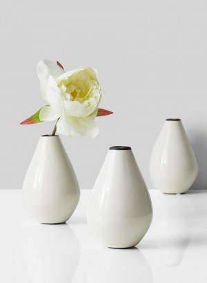 teardrop-ceramic-bud-vase-peonies_ts3806-h13-14l_mag_View.jpg